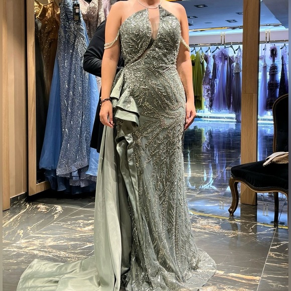 Couture dress - Picture 6 of 8